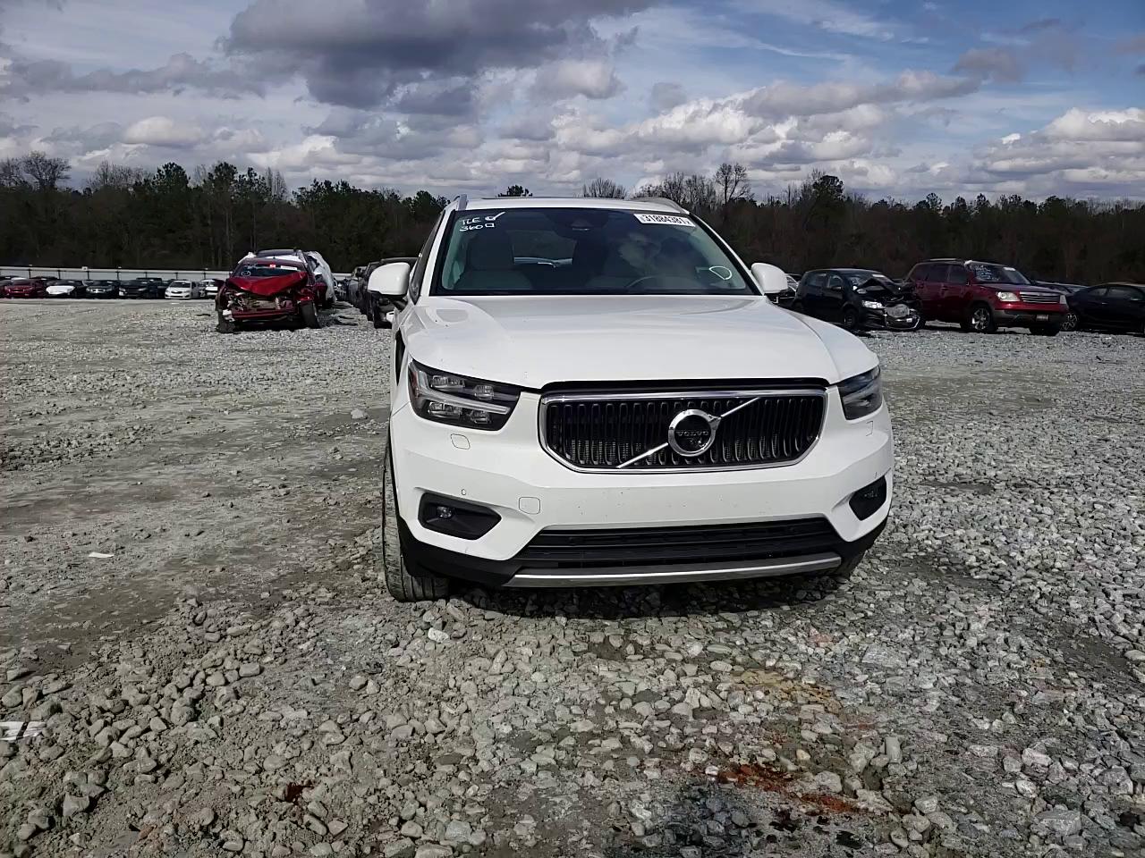 2019 VOLVO XC40 T5 MO YV4162UK5K2147073