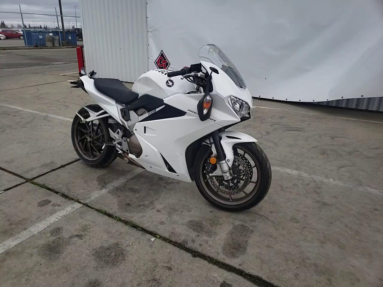 2015 HONDA VFR800 F JH2RC7910FK100008