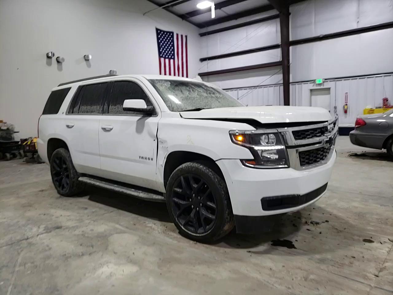 2017 CHEVROLET TAHOE C150 1GNSCBKC7HR312138