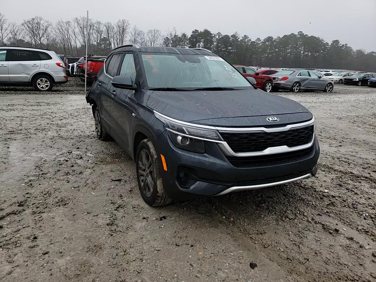 2021 KIA SELTOS S KNDEUCAA2M7125579
