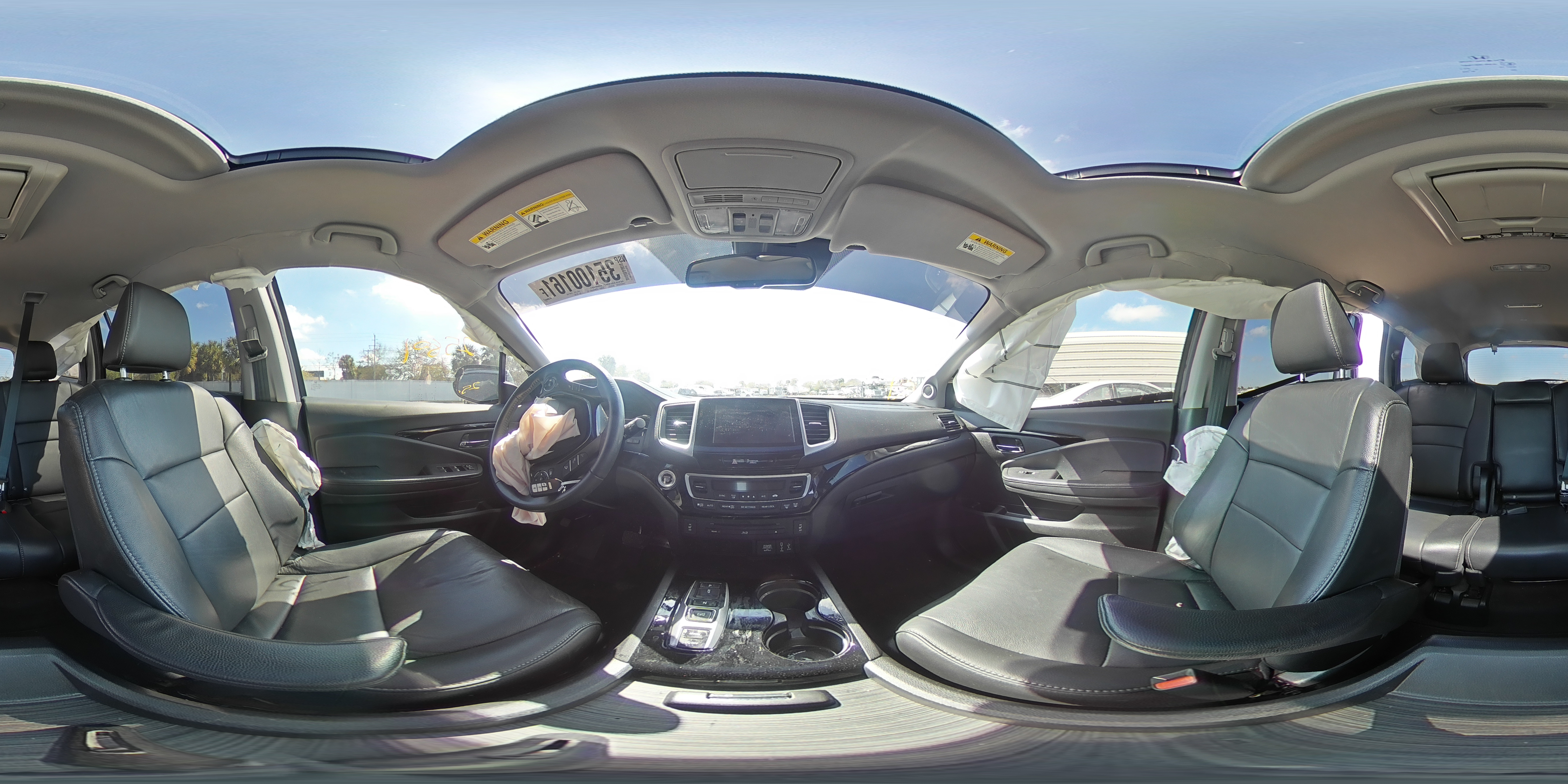 2018 HONDA PILOT TOUR 5FNYF5H93JB012700