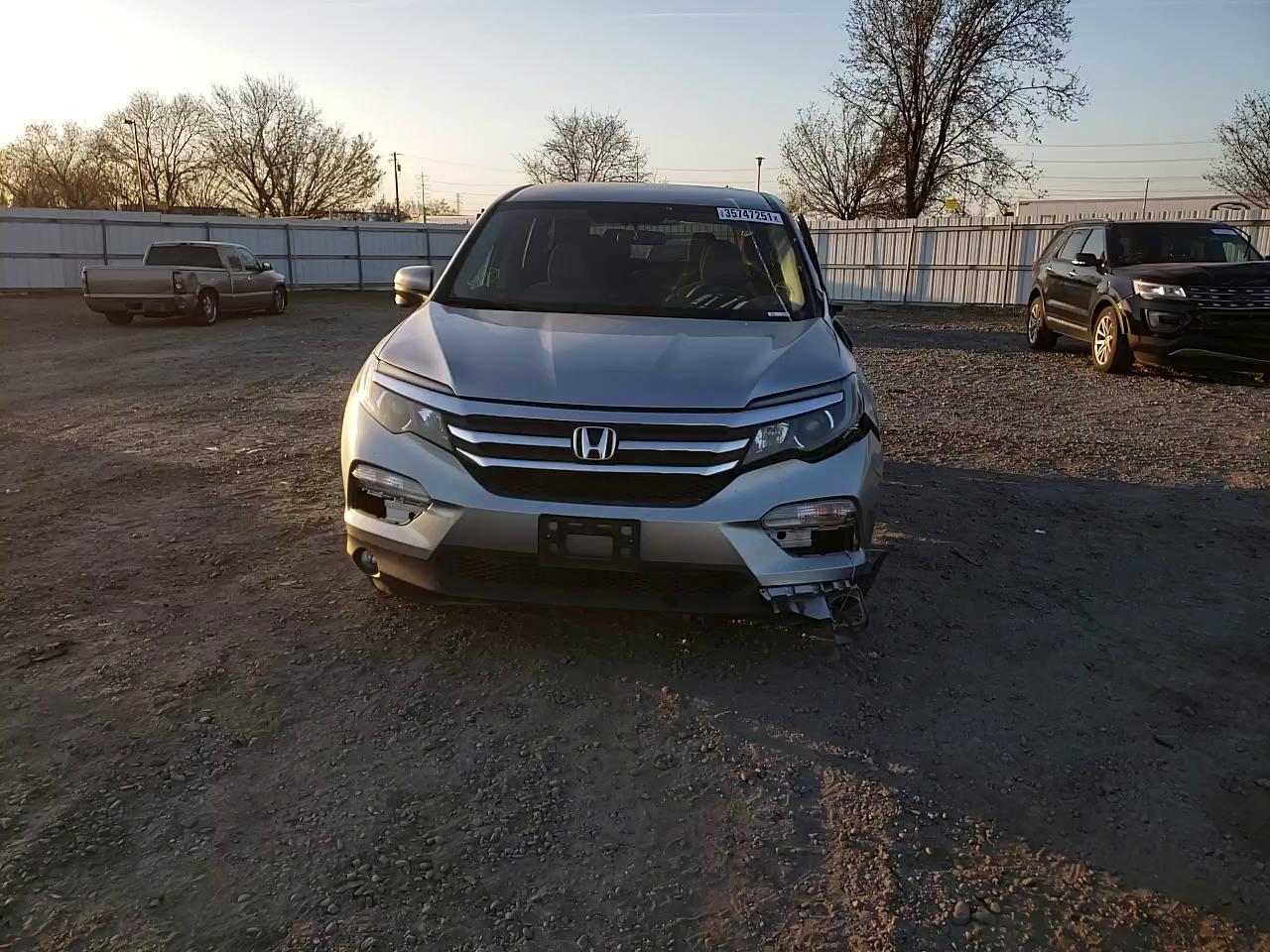 2017 HONDA PILOT EX 5FNYF6H32HB019133