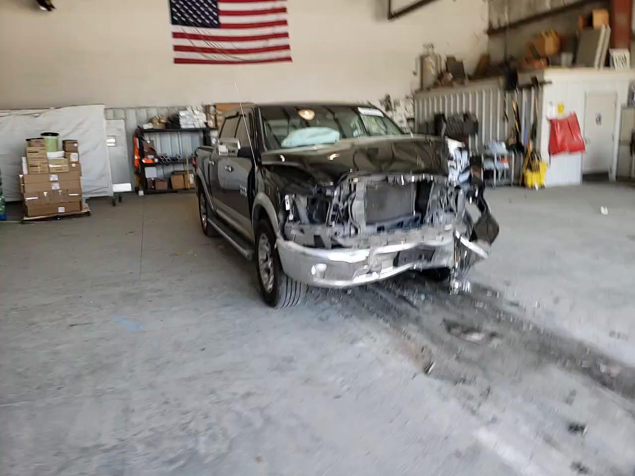 2013 RAM 1500 LARAM 1C6RR6NT6DS673797