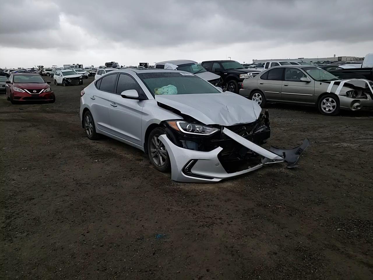 2018 HYUNDAI ELANTRA SE KMHD84LF3JU609493