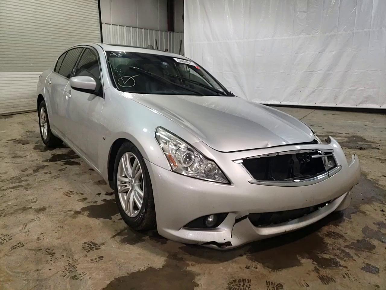 2015 INFINITI Q40 JN1CV6APXFM503682