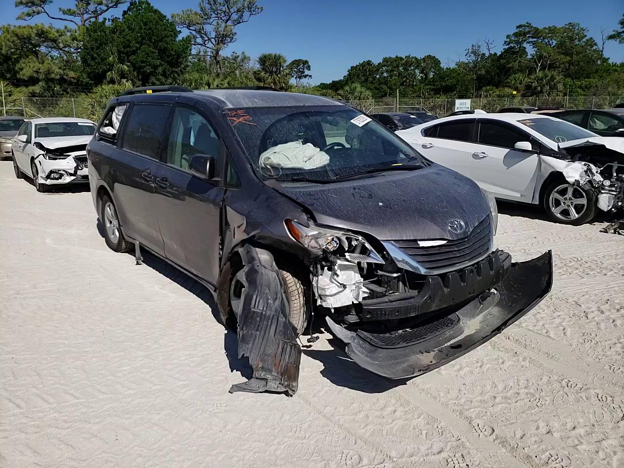2015 TOYOTA SIENNA LE 5TDKK3DCXFS651473