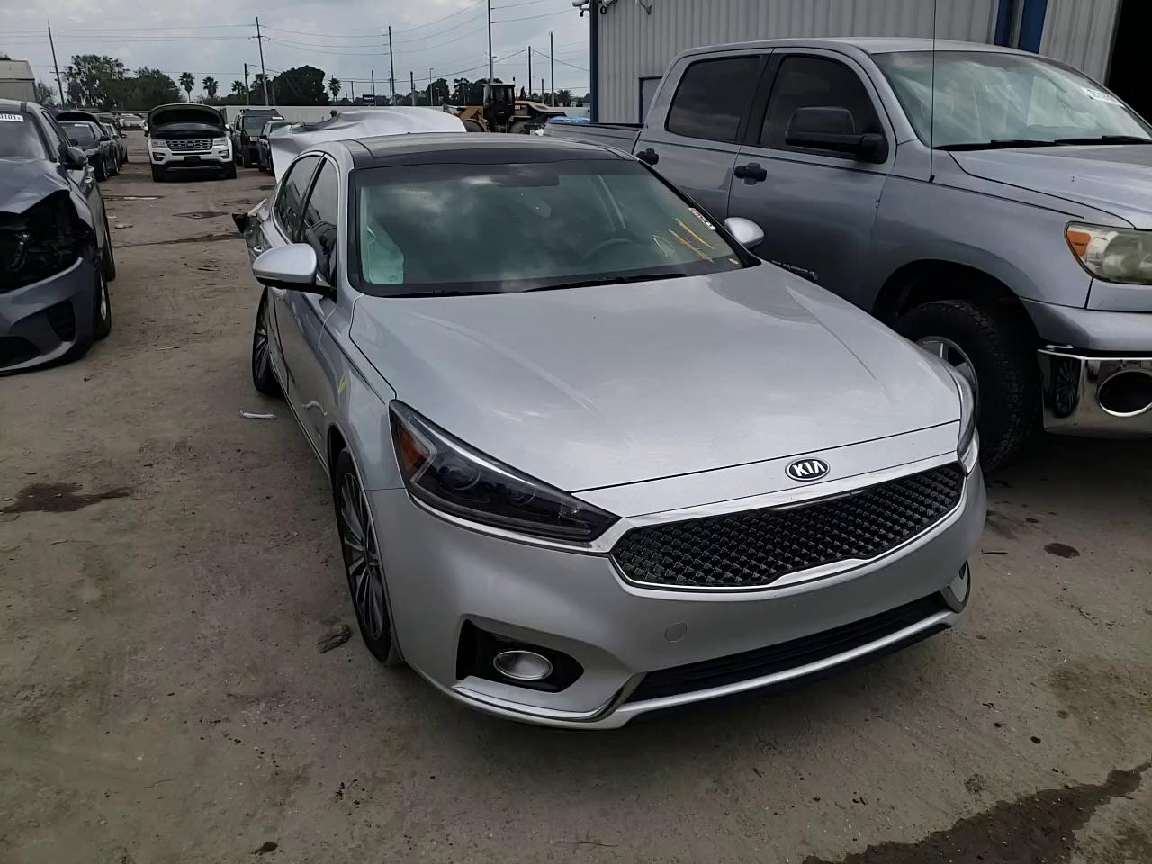 2017 KIA CADENZA PR KNALC4J12H5078035