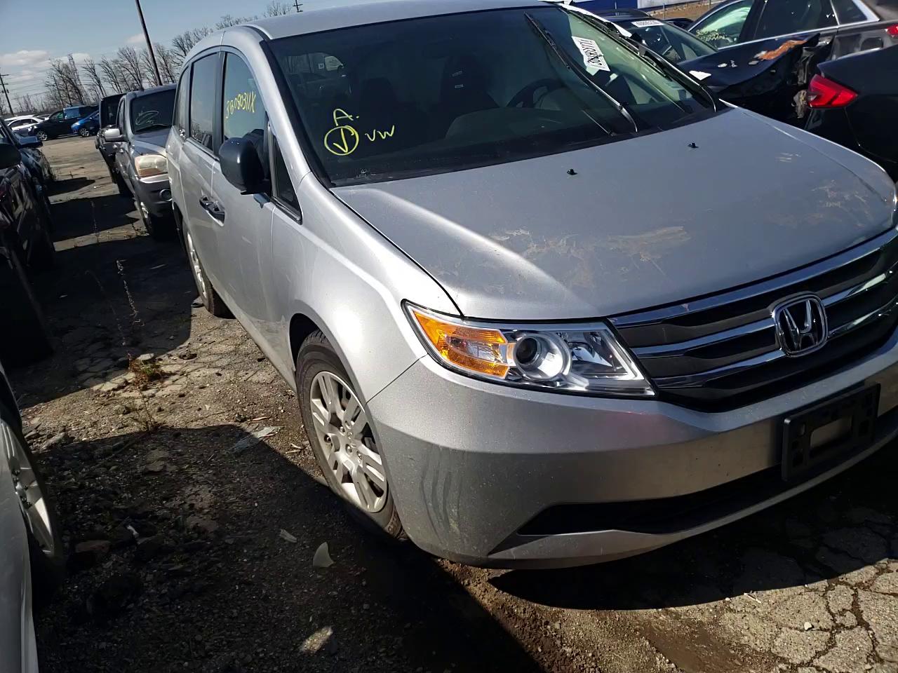 2011 HONDA ODYSSEY LX 5FNRL5H25BB007208