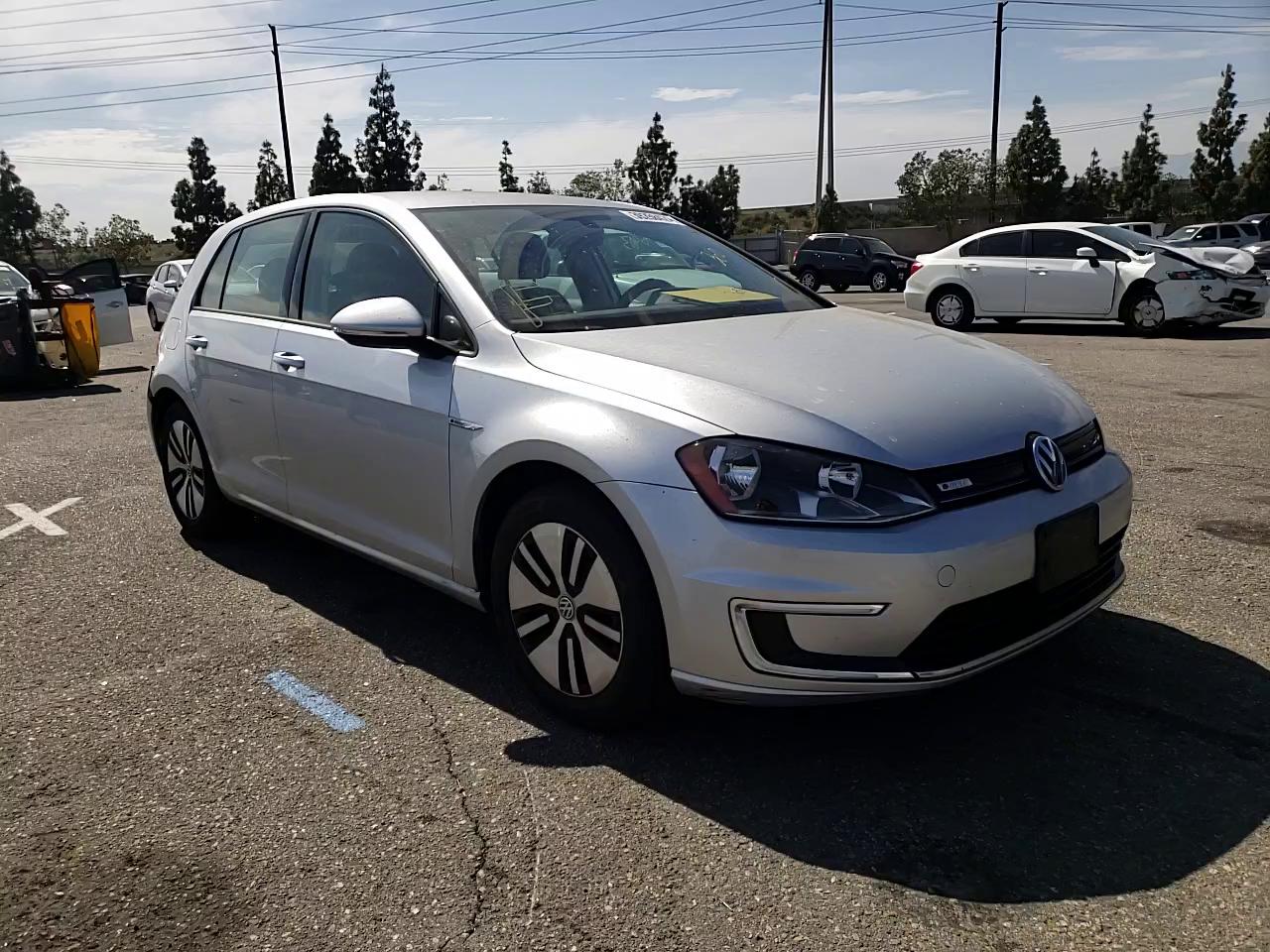 2016 VOLKSWAGEN E-GOLF SE WVWKP7AU5GW911978