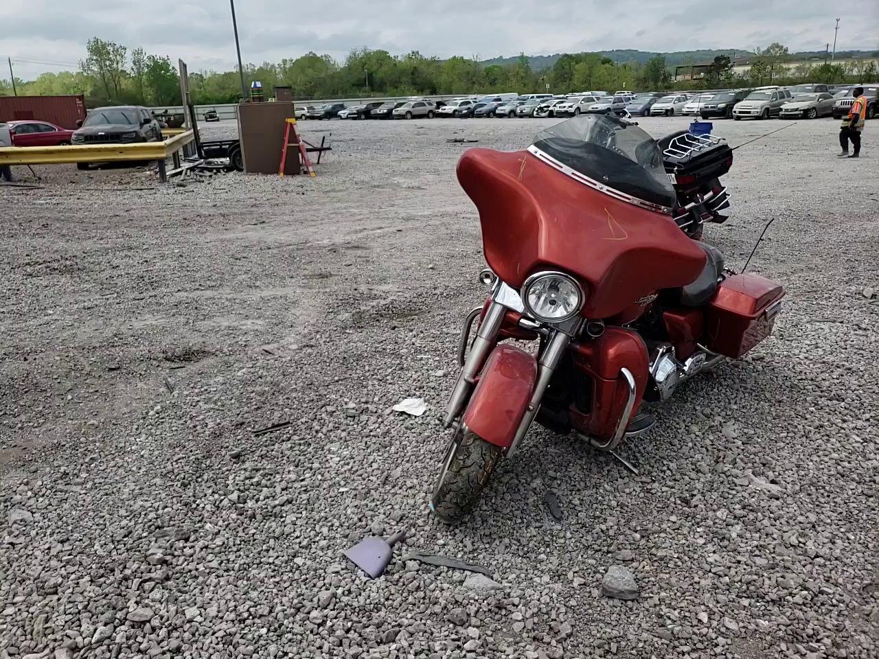 2011 HARLEY-DAVIDSON FLHX 1HD1KBM10BB644164