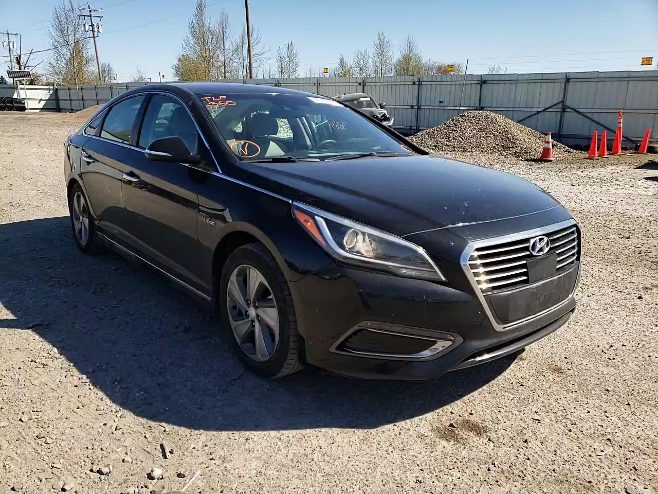 2017 HYUNDAI SONATA PLU KMHE54L28HA060055