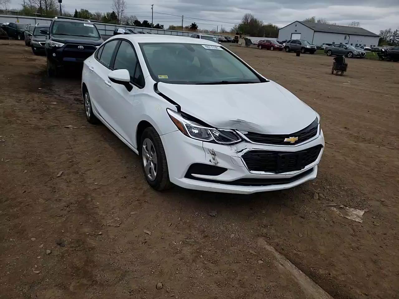 2017 CHEVROLET CRUZ 1G1BC5SM8H7174570