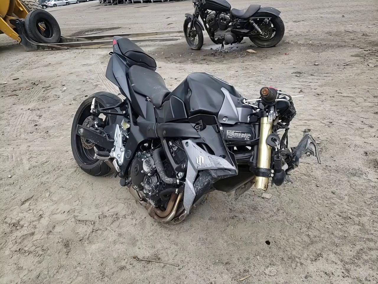 2015 SUZUKI GSX-S750 JS1GR7NA6F2100447