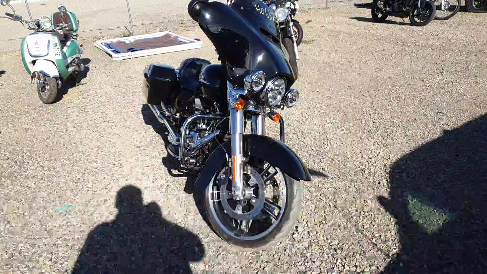 2014 HARLEY-DAVIDSON FLHX STREE 1HD1KBM38EB611533