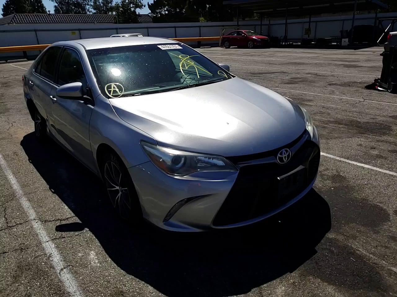 2015 TOYOTA CAMRY LE 4T1BF1FK4FU484418