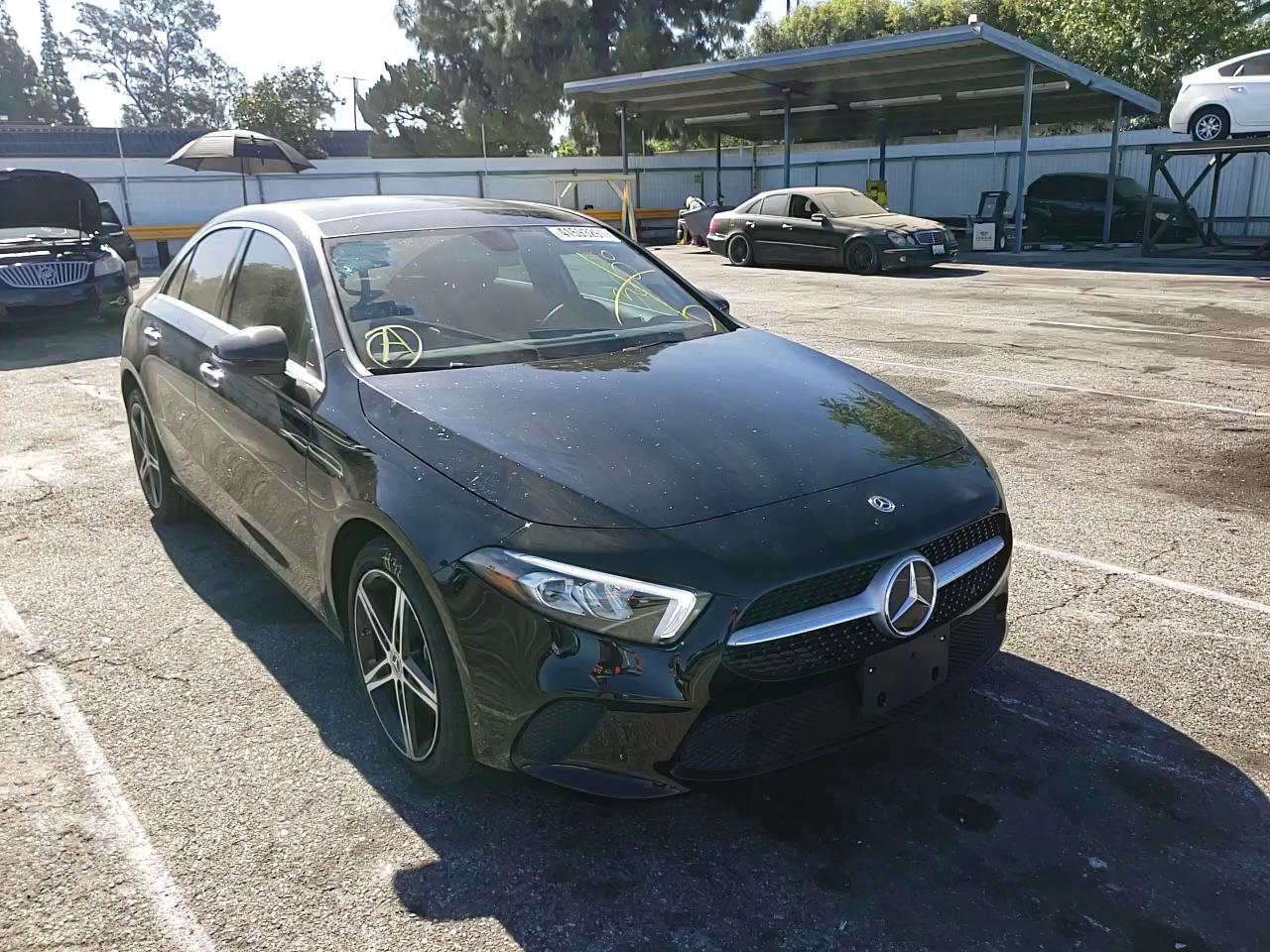 2020 MERCEDES-BENZ A 220 W1K3G4EB9LJ231946