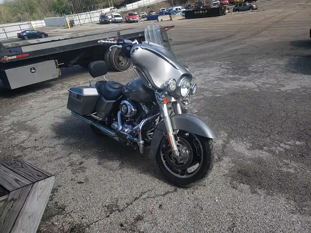 2009 HARLEY-DAVIDSON FLHX 1HD1KB4149Y612874