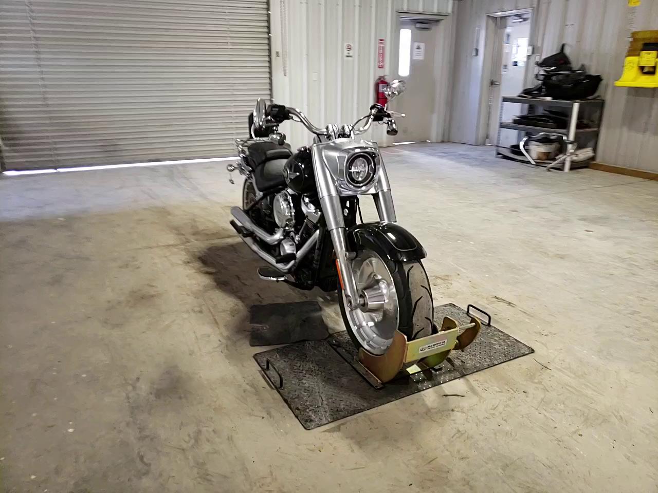2018 HARLEY-DAVIDSON FLFB FATBO 1HD1YFJ12JC029683
