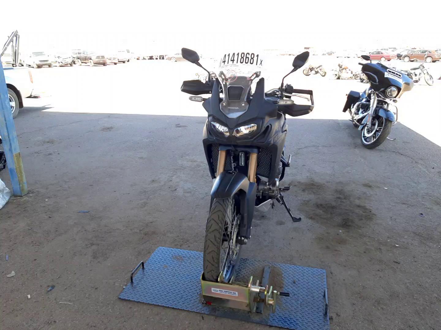 2018 HONDA CRF1000 A JH2SD0403JK200150