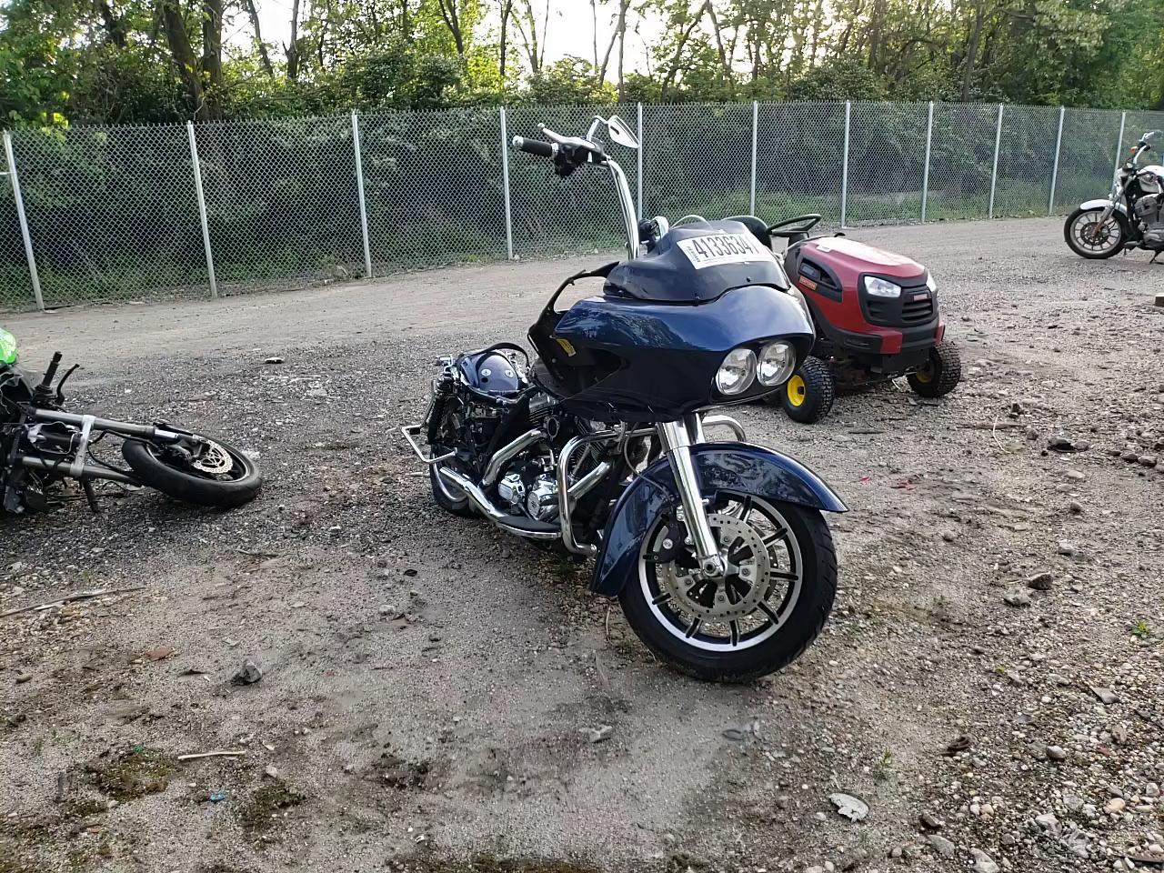 2012 HARLEY-DAVIDSON FLTRX ROAD 1HD1KHM11CB689456