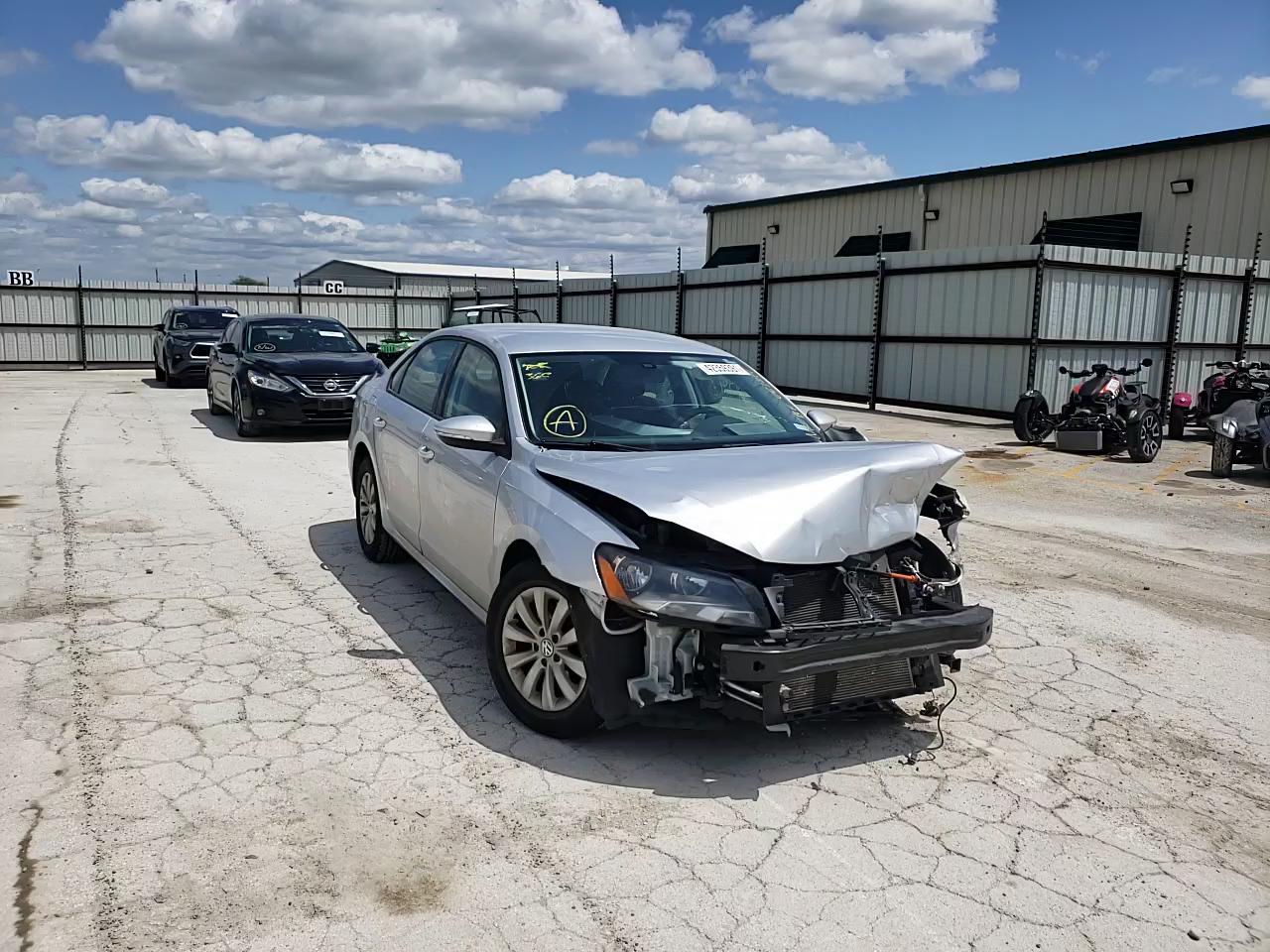 2012 VOLKSWAGEN PASSAT S 1VWAP7A32CC063814