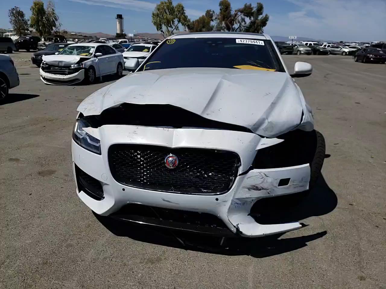 2016 JAGUAR XF S SAJBG4BV2GCY04489