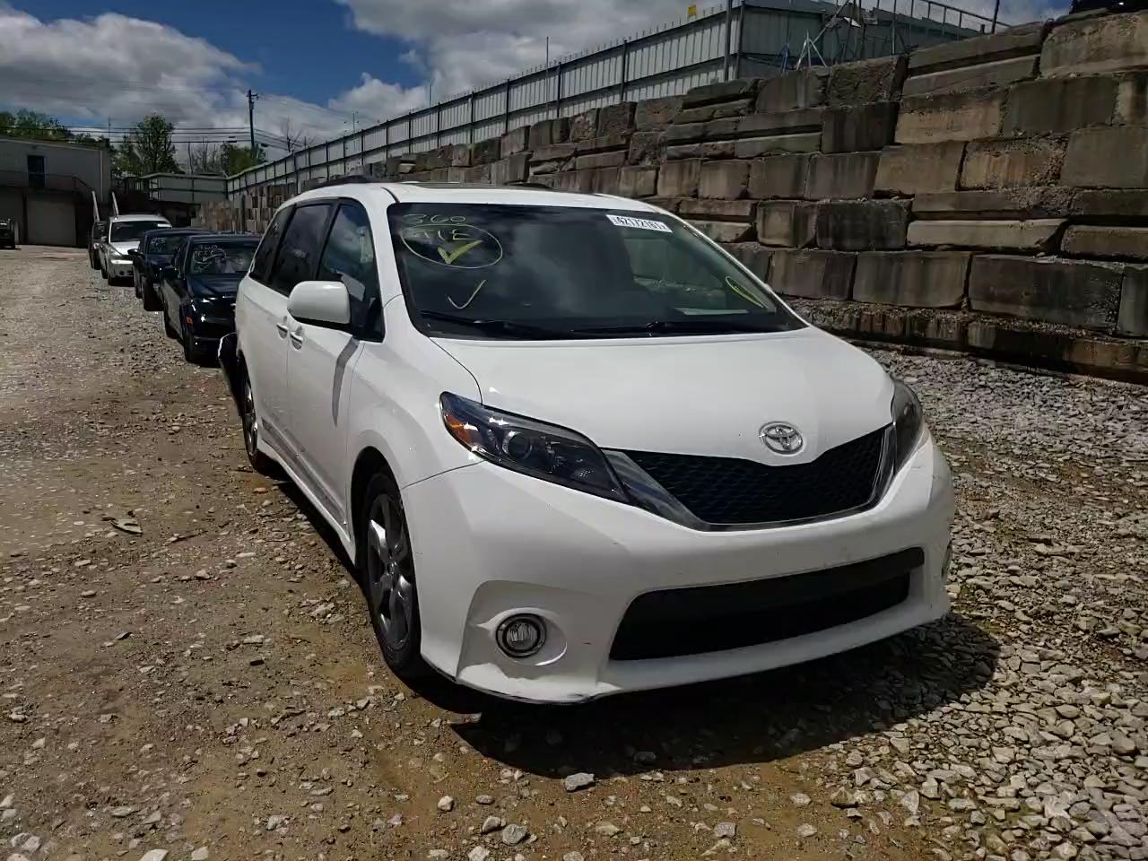 2017 TOYOTA SIENNA SE 5TDXZ3DC5HS786817