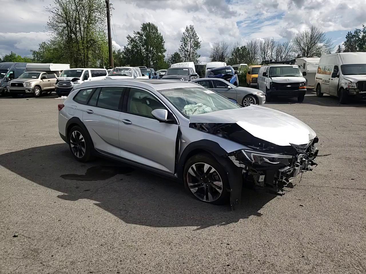 2018 BUICK REGAL TOUR W04GU8SX8J1053417