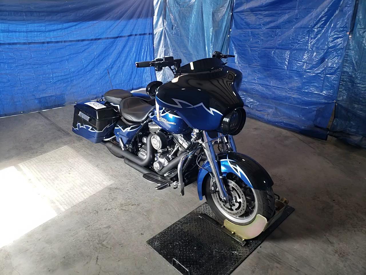 2011 HARLEY-DAVIDSON FLHX 1HD1KBM13BB629934