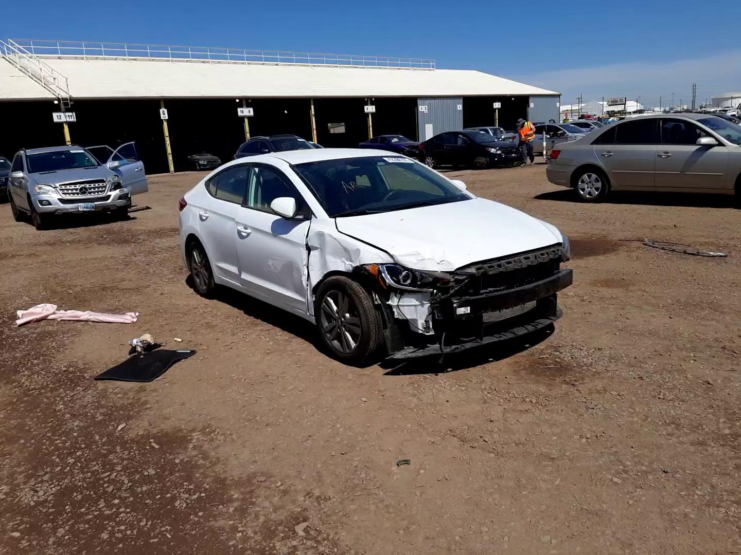 2018 HYUNDAI ELANTRA SE 5NPD84LF8JH294379