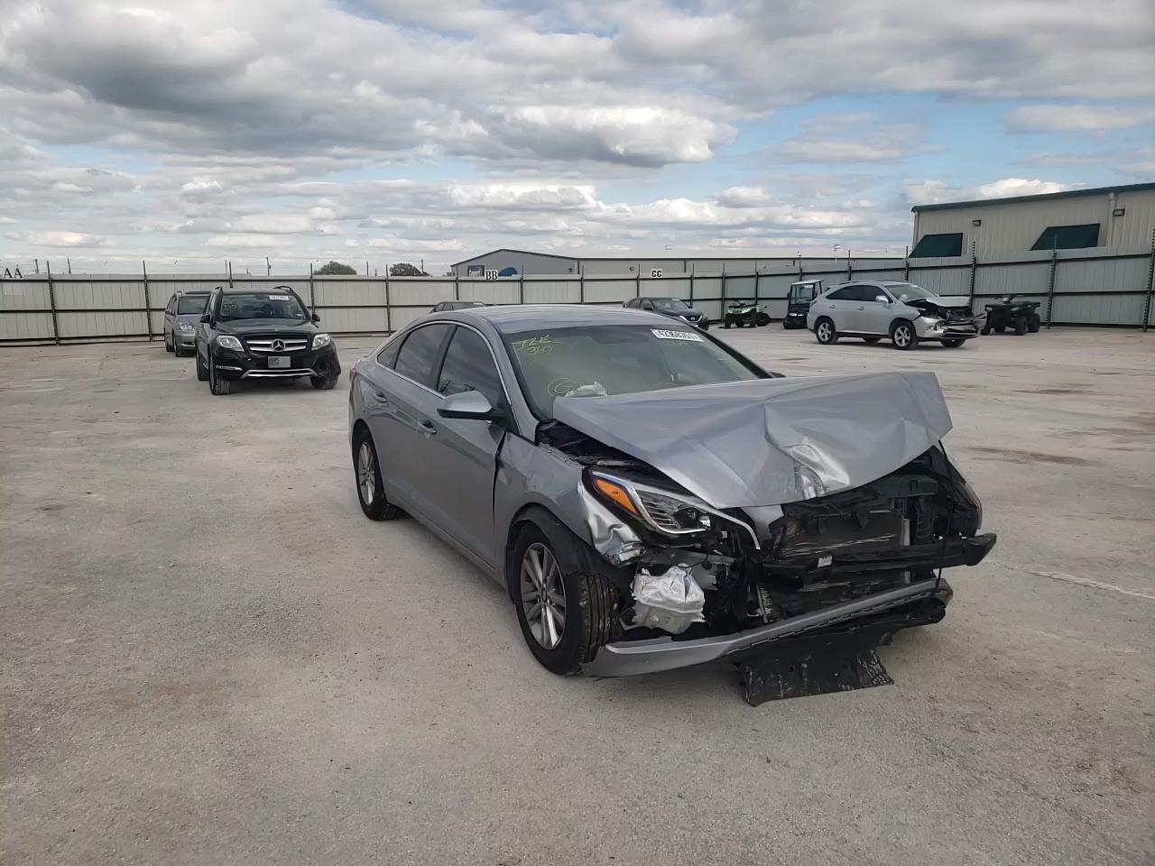 2015 HYUNDAI SONATA SE 5NPE24AF1FH212492