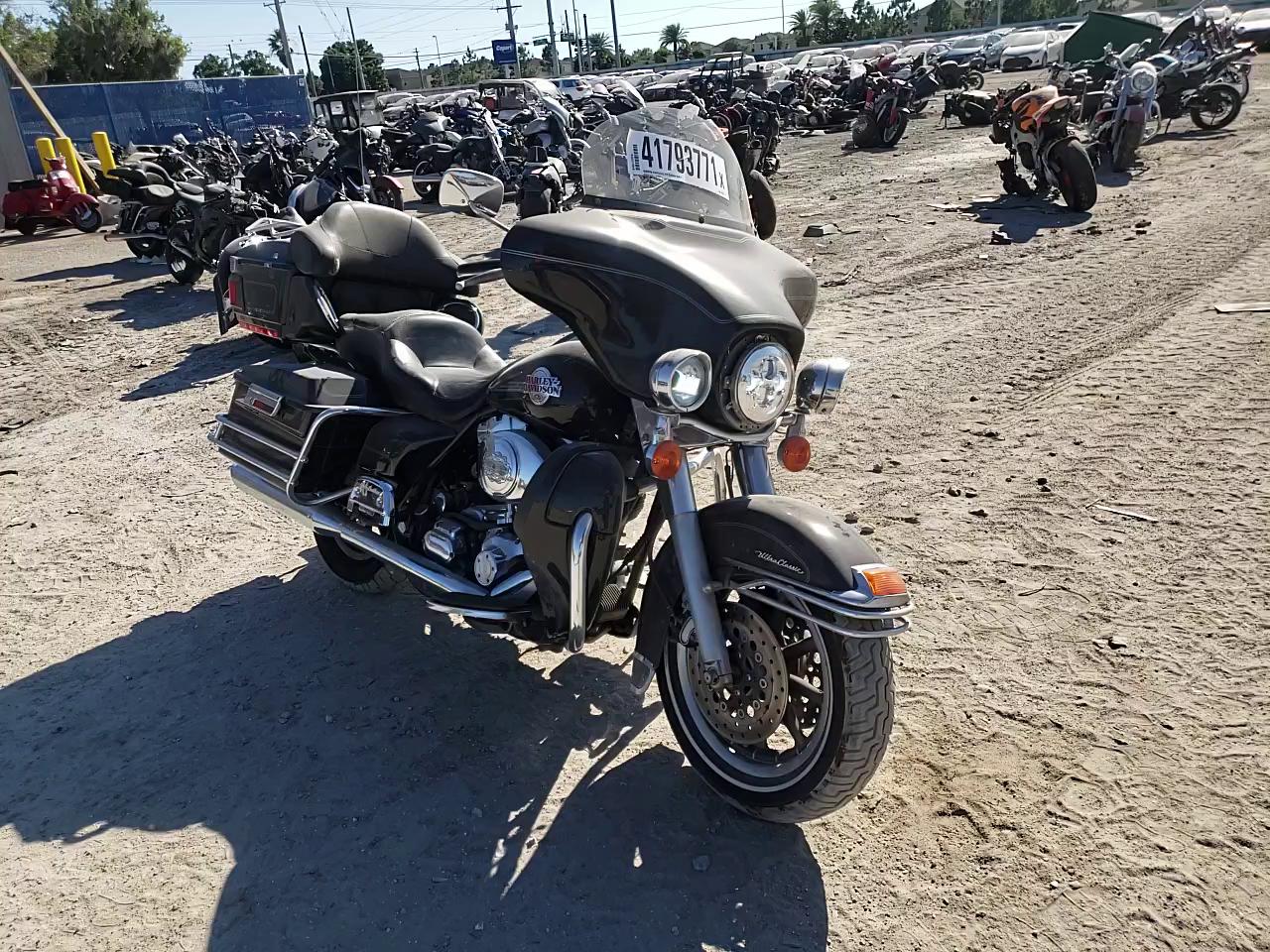 2006 HARLEY-DAVIDSON FLHTCUI 1HD1FCW176Y675616