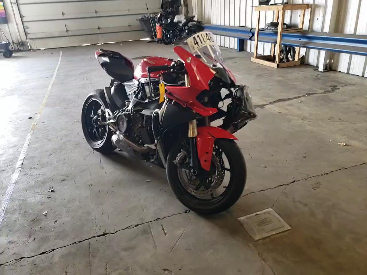 2015 DUCATI SUPERBIKE ZDM14BYW5FB002177