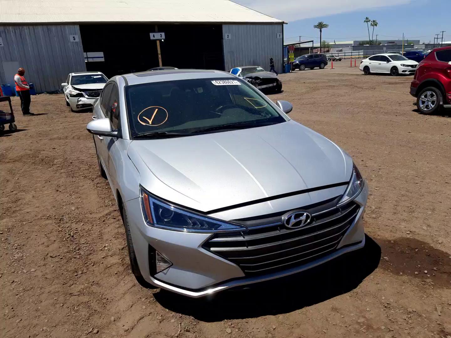 2020 HYUNDAI ELANTRA SE 5NPD84LF2LH522556