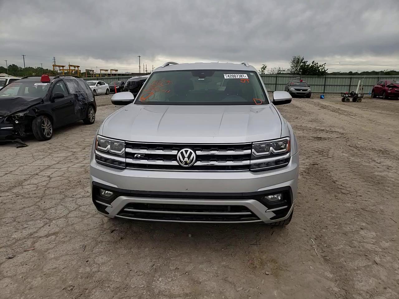 2019 VOLKSWAGEN ATLAS 1V2XR2CA0KC520347