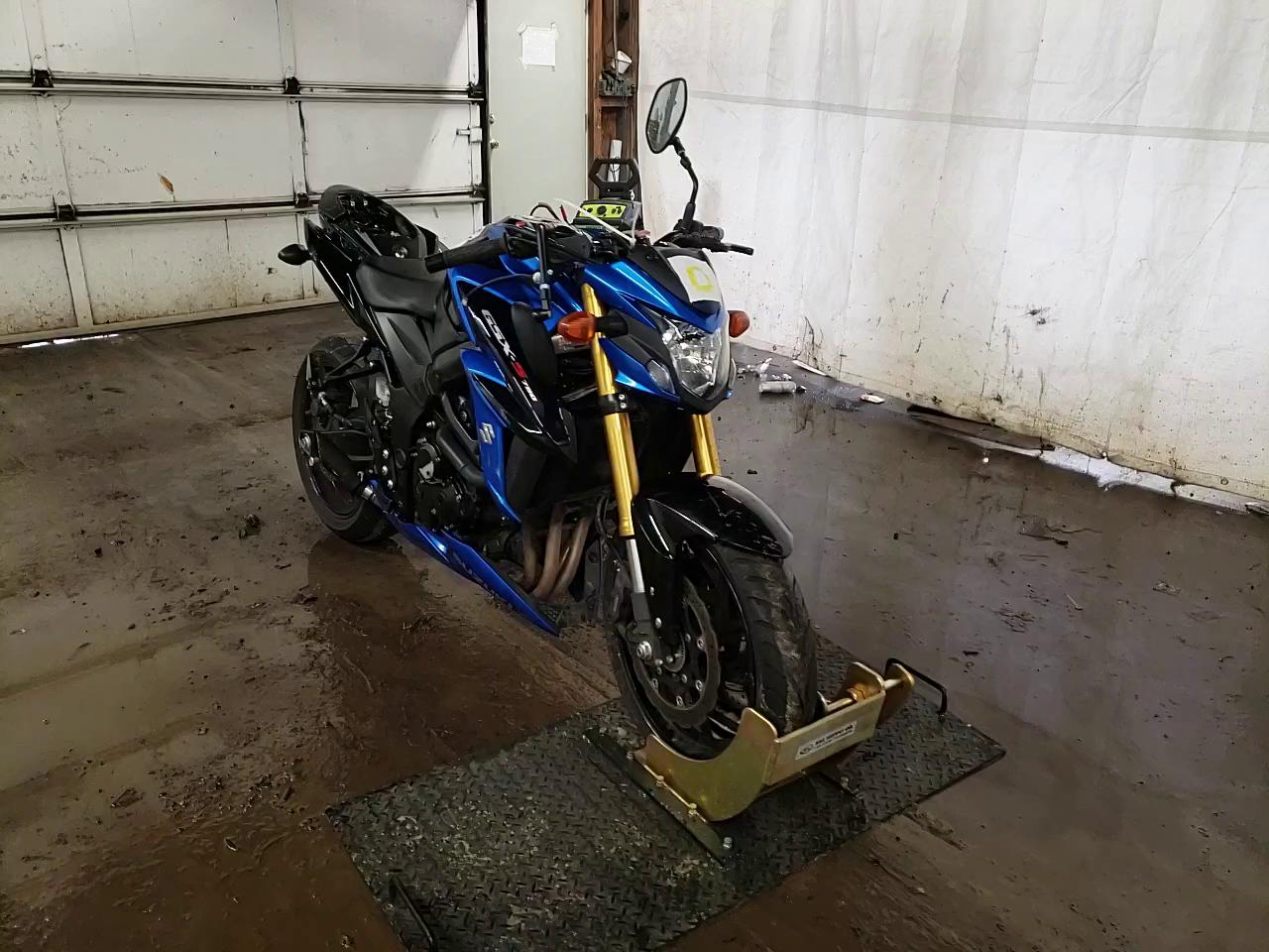 2018 SUZUKI GSX-S750 M JS1C533B0J2101049
