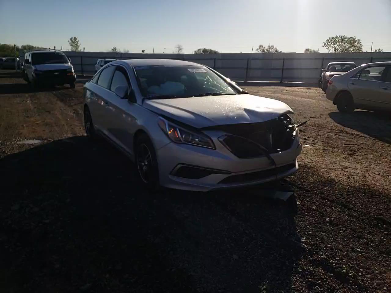 2016 HYUNDAI SONATA SE 5NPE24AF3GH370690