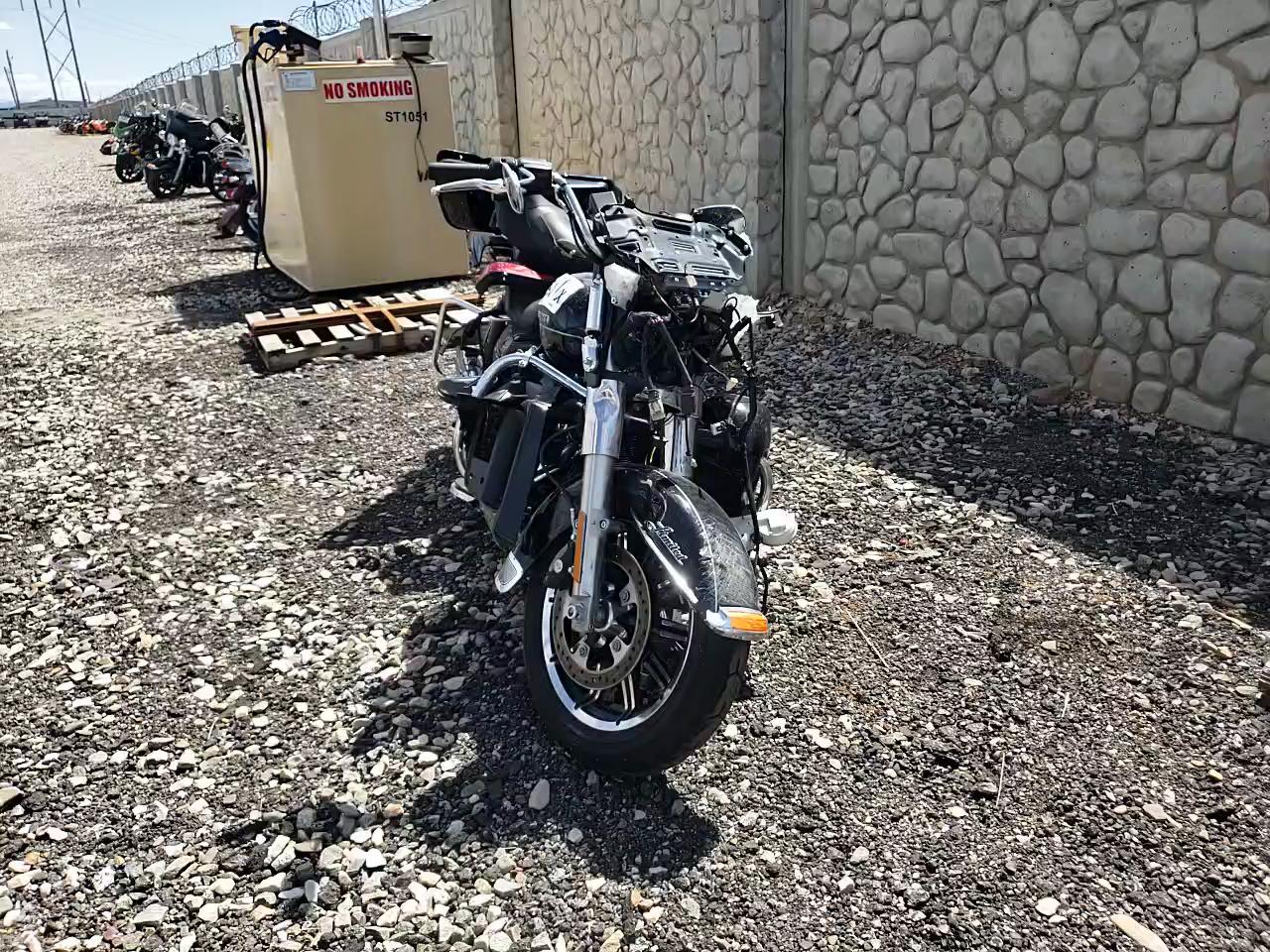 2011 HARLEY-DAVIDSON FLHXSE2 1HD1PZ811BB952366