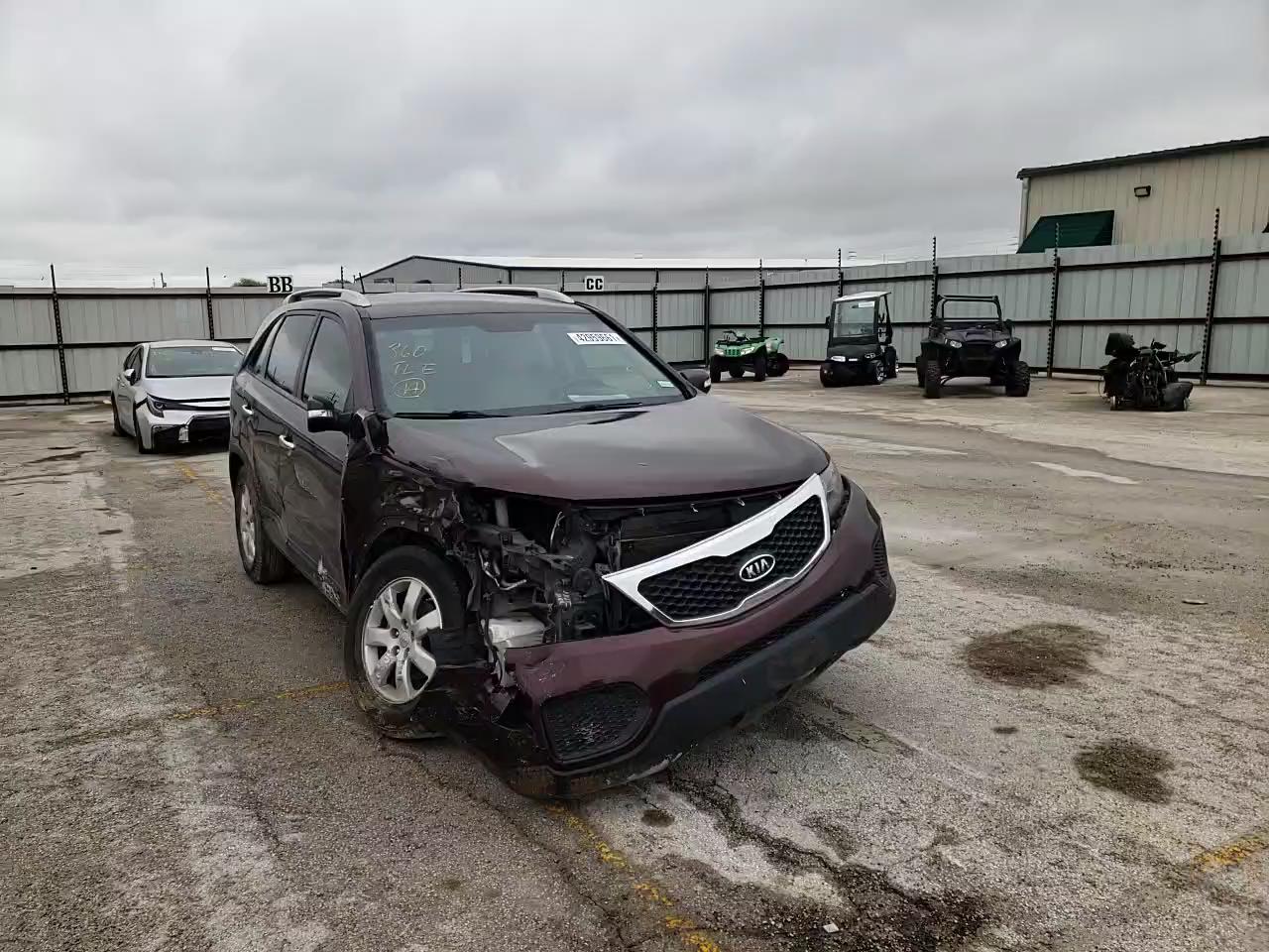 2013 KIA SORENTO LX 5XYKT4A29DG316066