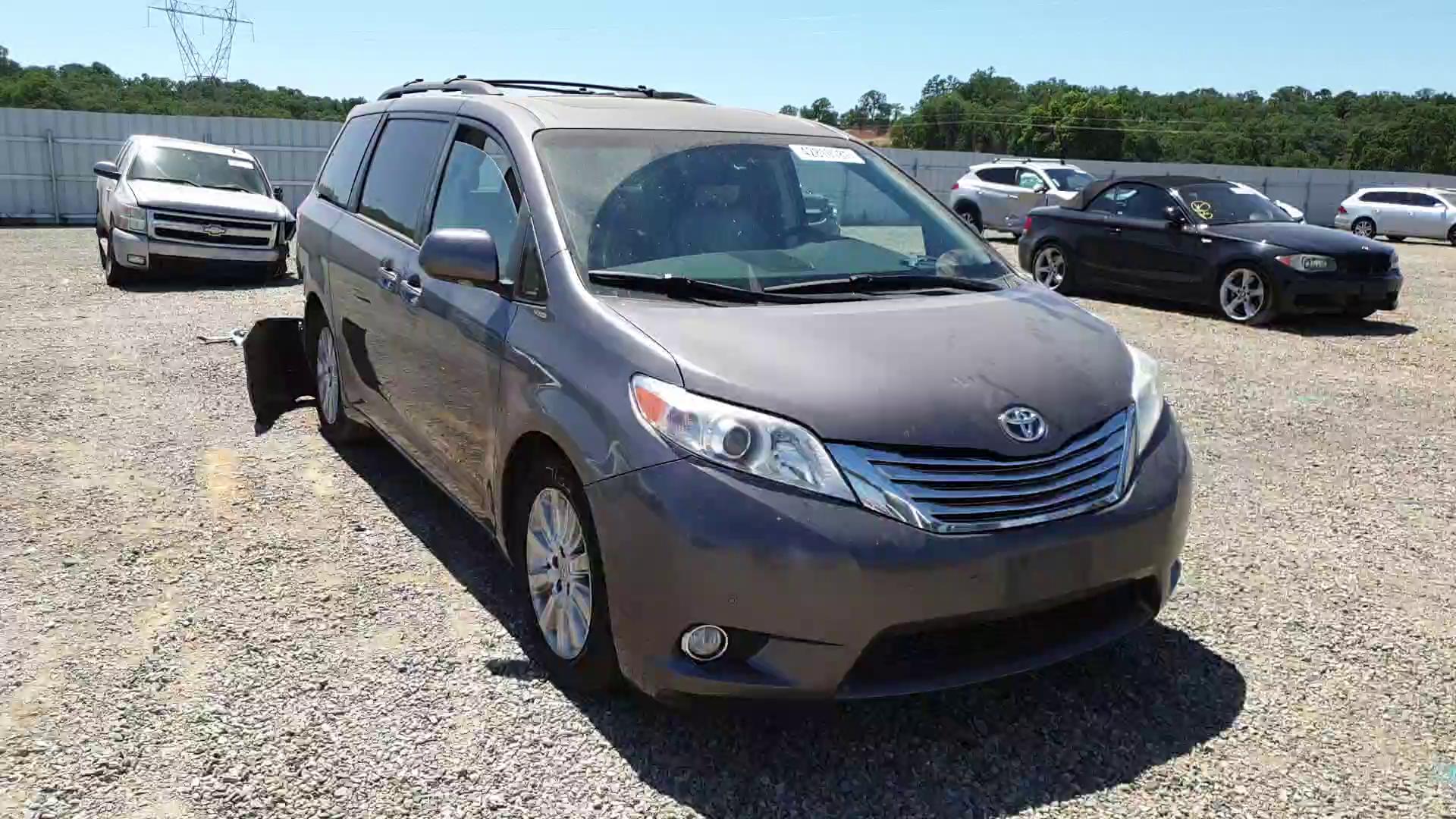 2011 TOYOTA SIENNA XLE 5TDYK3DC8BS108157