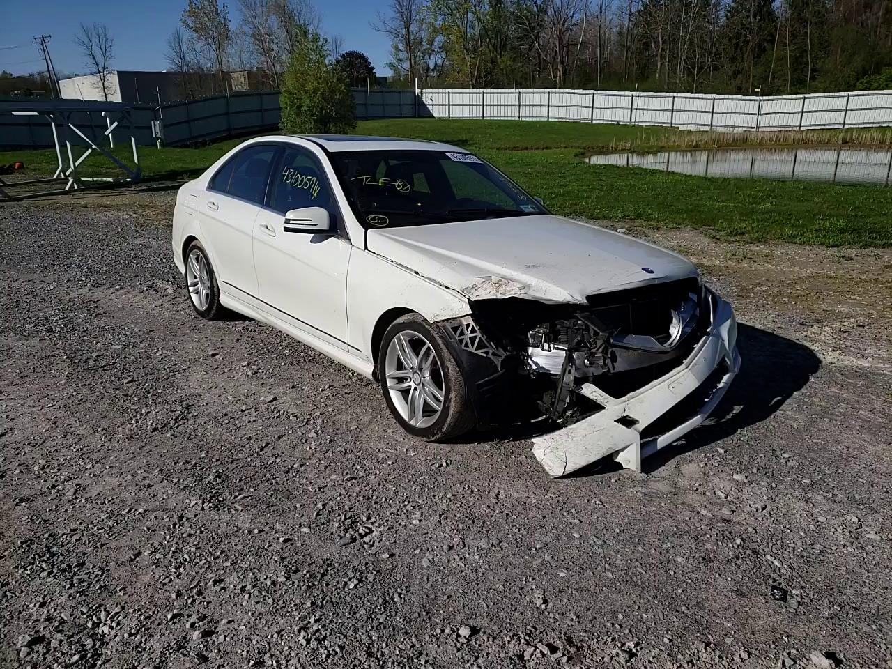 2012 MERCEDES-BENZ C 300 4MAT WDDGF8BB0CF858067
