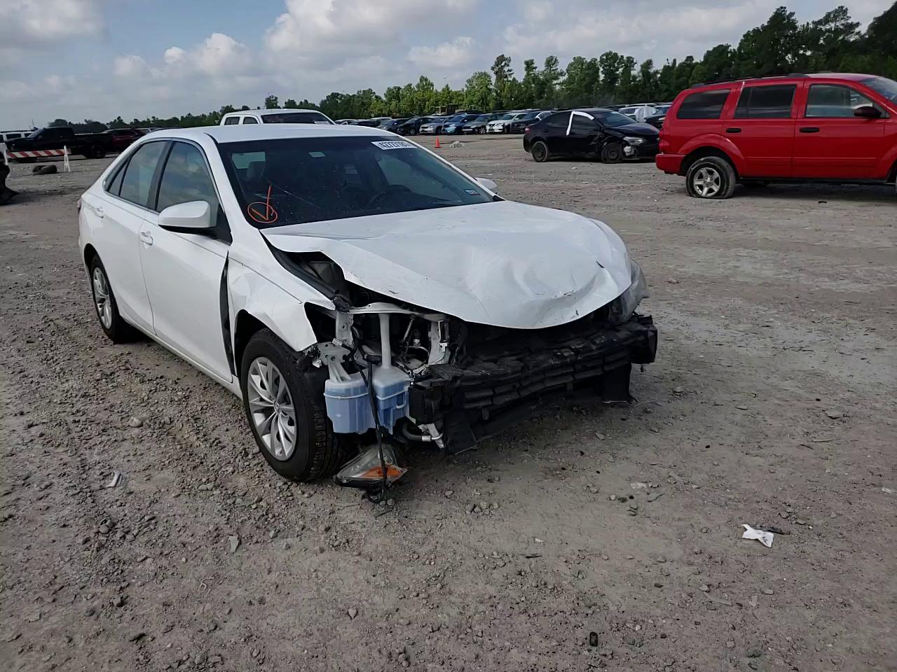 2015 TOYOTA CAMRY LE 4T1BF1FK8FU039809