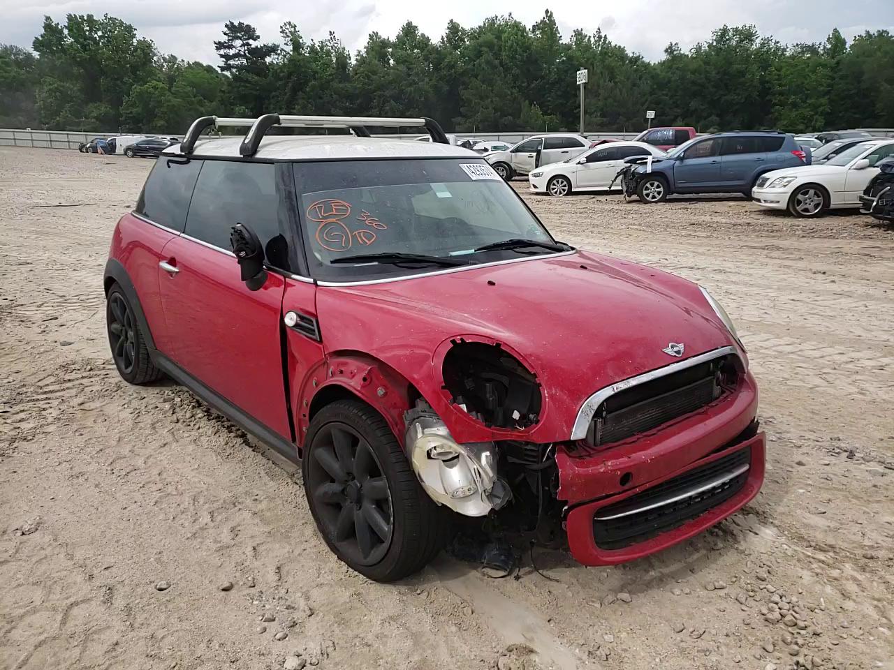 2011 MINI COOPER WMWSU3C57BTX95746