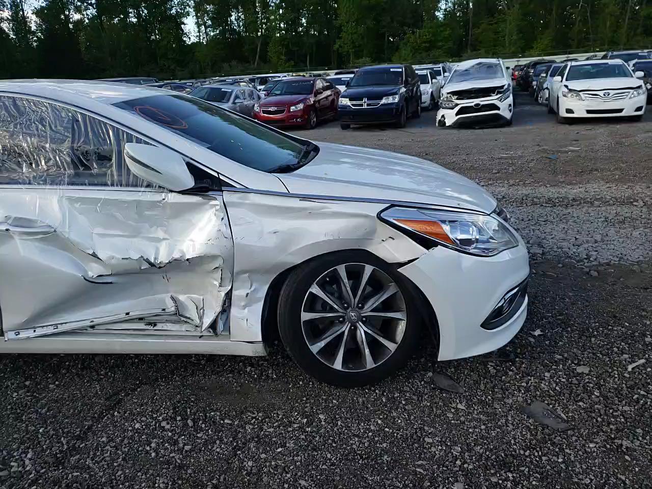 2016 HYUNDAI AZERA KMHFG4JG5GA506027