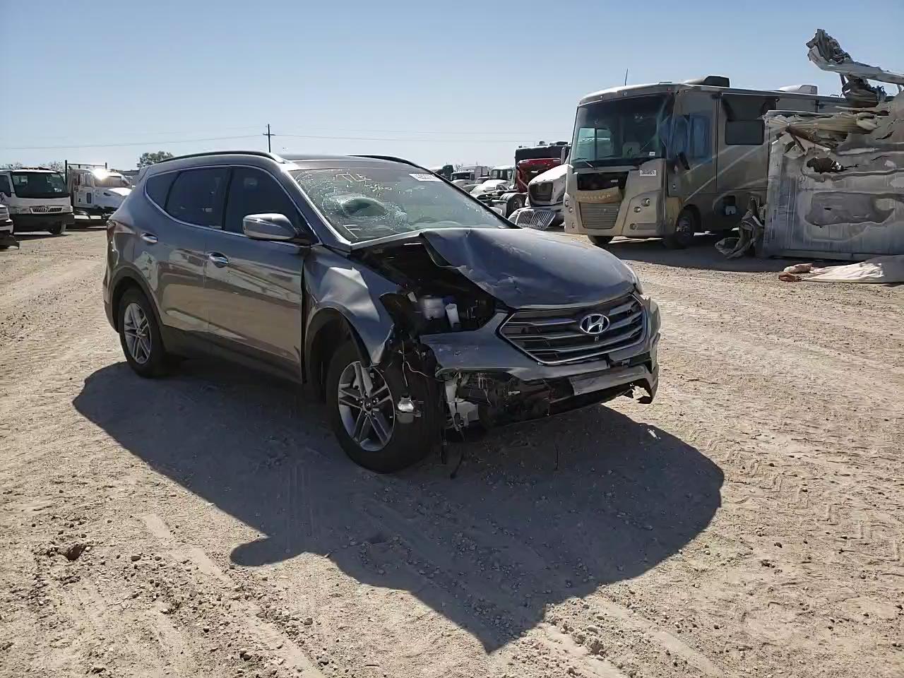 2018 HYUNDAI SANTA FE S 5XYZU3LB3JG518111