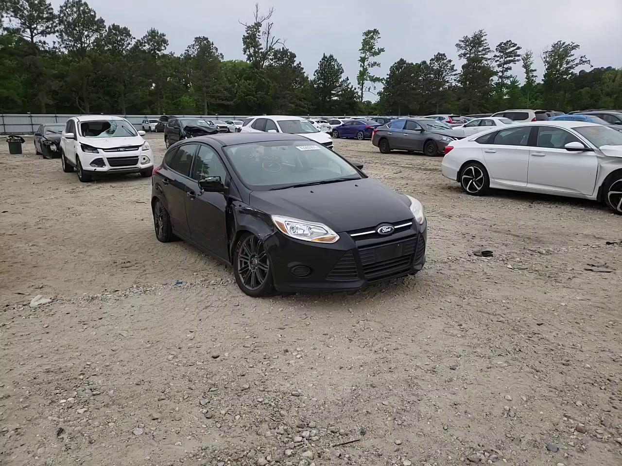2014 FORD FOCUS SE 1FADP3K22EL437183