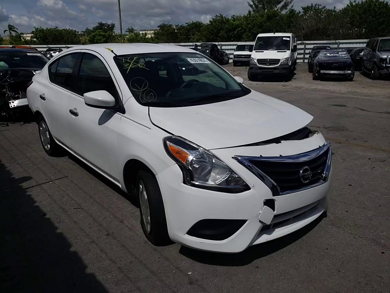 2017 NISSAN VERSA S 3N1CN7AP8HL839334