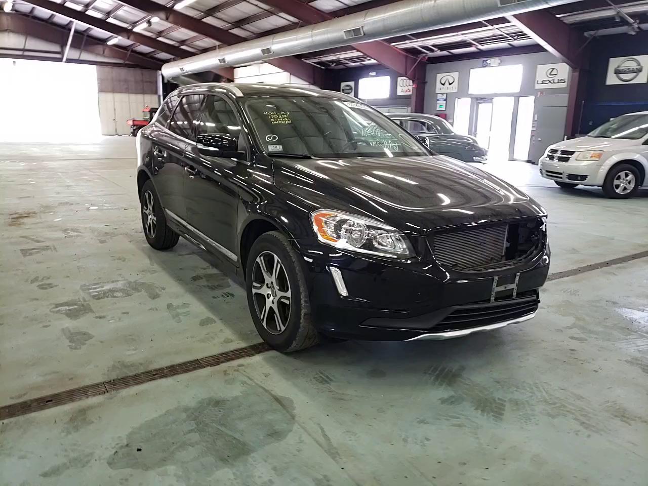2015 VOLVO XC60 T6 PR YV4902RK9F2751986