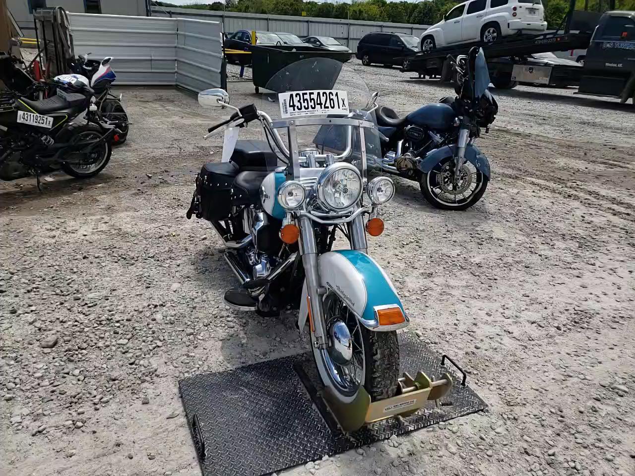 2017 HARLEY-DAVIDSON FLSTC HERI 1HD1BWV14HB032077