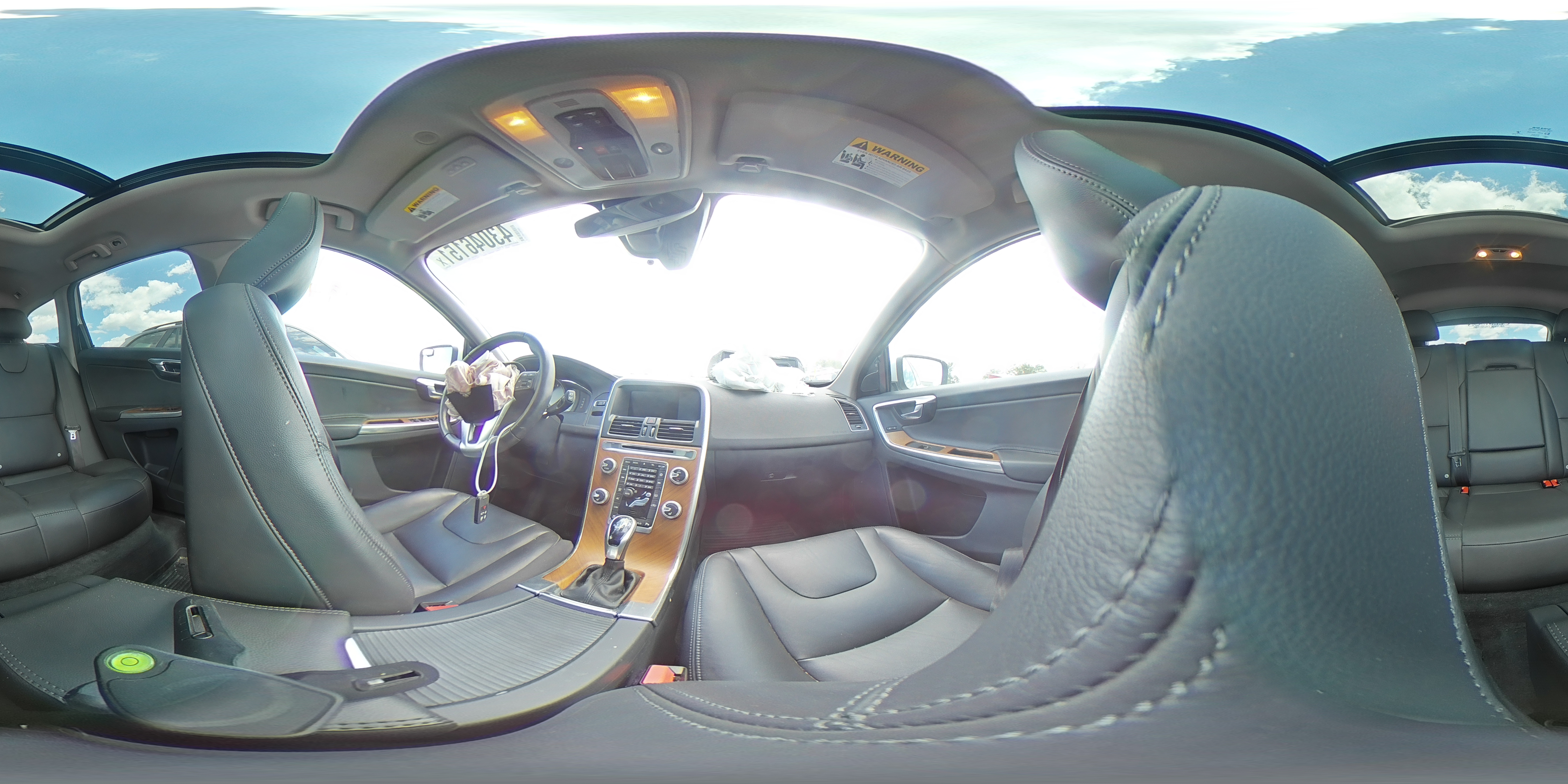 2017 VOLVO XC60 T6 IN YV449MRUXH2109261